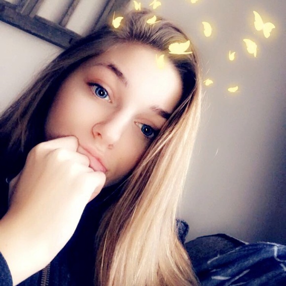 chloe0127044